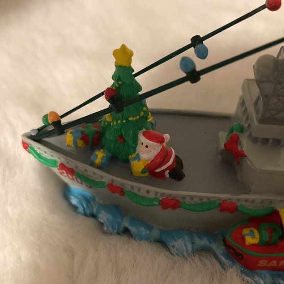 Vintage 2003 American Greetings Christmas at Sea—Eighth in a Series Ornament - Picture 5 of 11